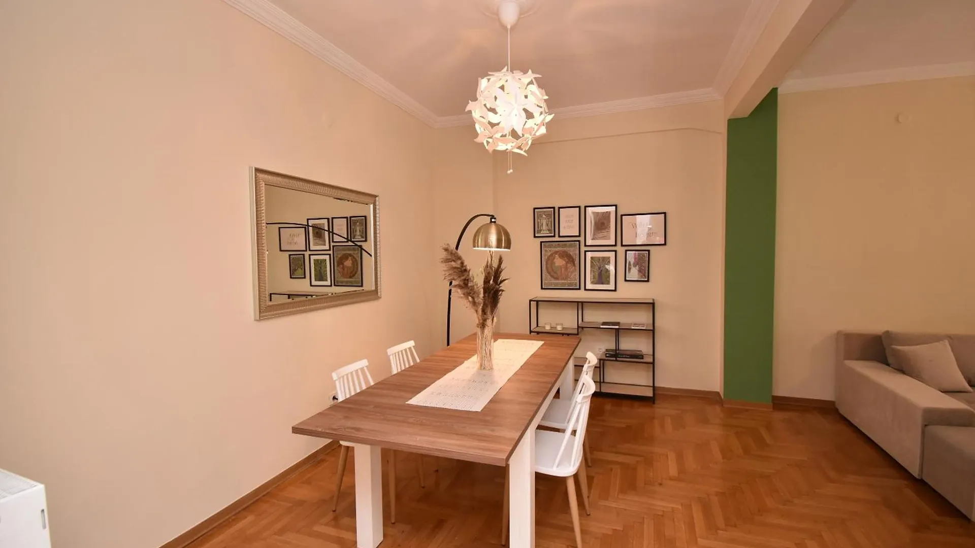 Huge N Happy Apartment Thessaloniki 0*,  Griechenland